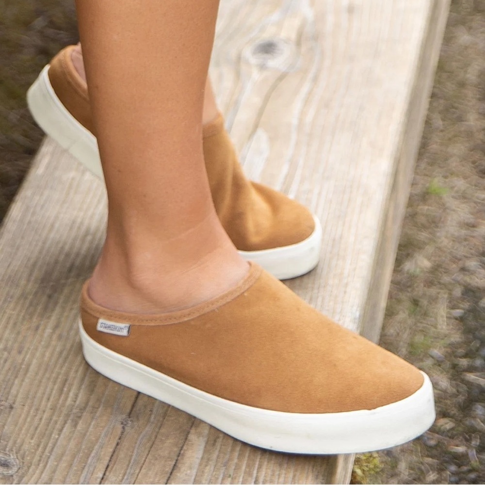 Stageekum Women’s Cami Mule in chestnut size 9